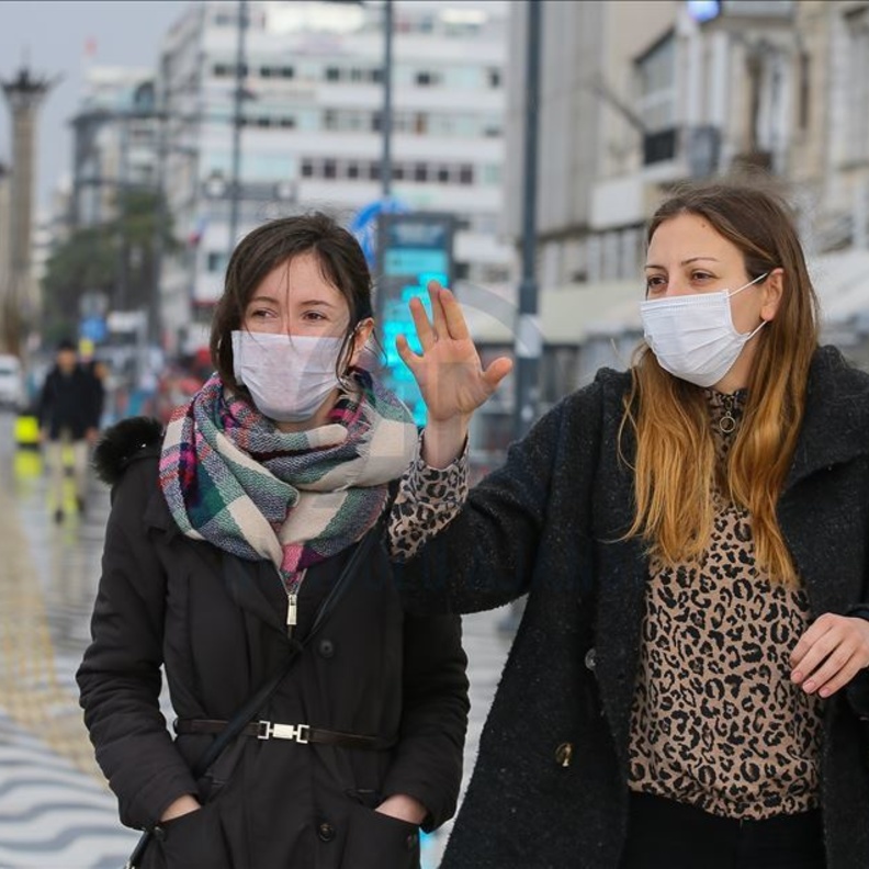  ارتداء الكمامة في الأماكن العامة يقي من فيروس كورونا