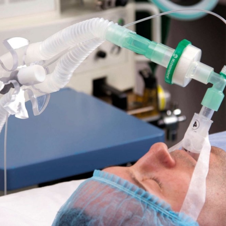  اجهزة التنفس أهم ما يحتاجة مرضى كورونا