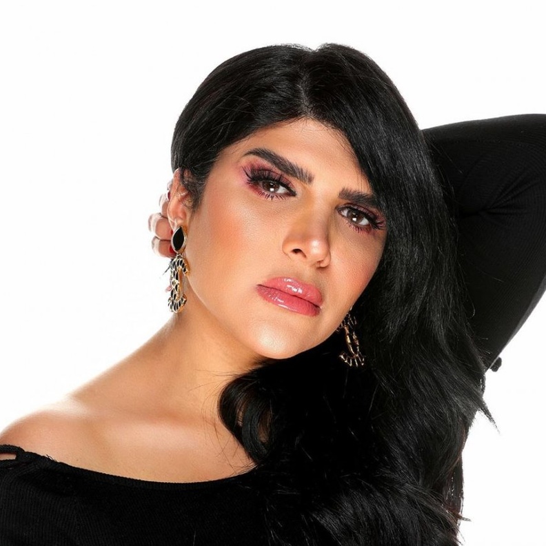 الفنانة غدير السبتي