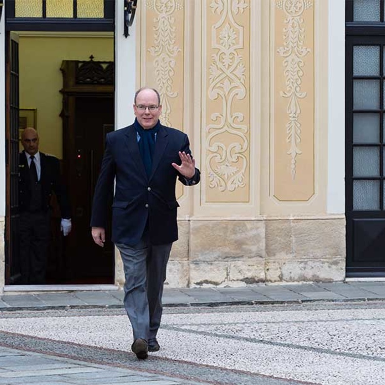 أول ظهور للأمير ألبرت بعد مغادرته الحجر الصحي وتعافيه من كورونا