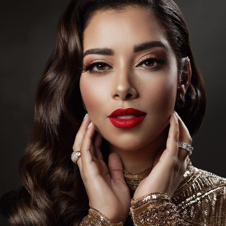  احمر شفاه بلقيس فتحي الأحمر والساحر