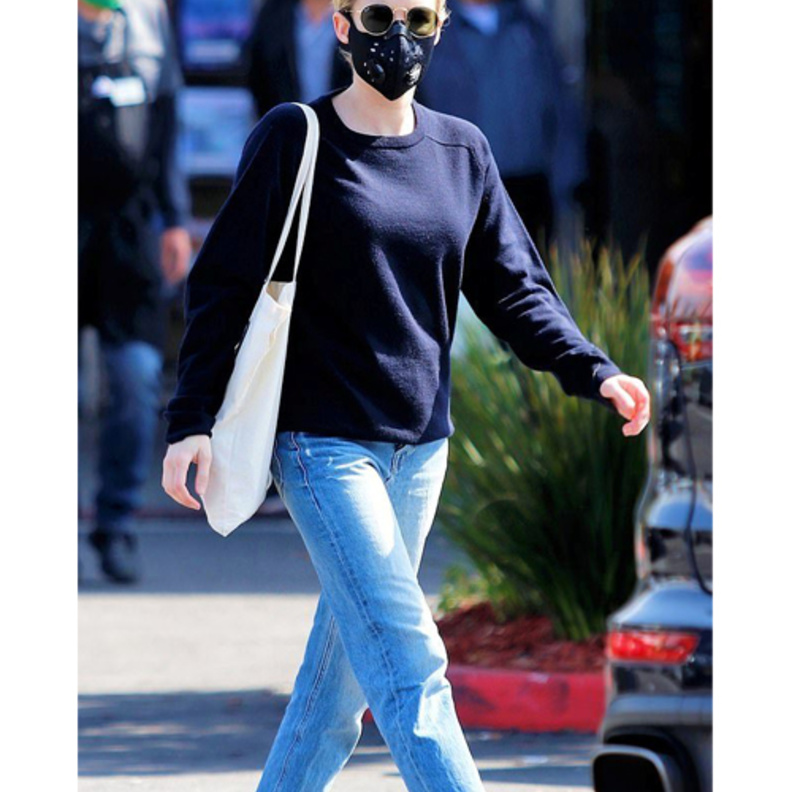 إختارت النجمة إيما روبرتز إطلالة كاجول