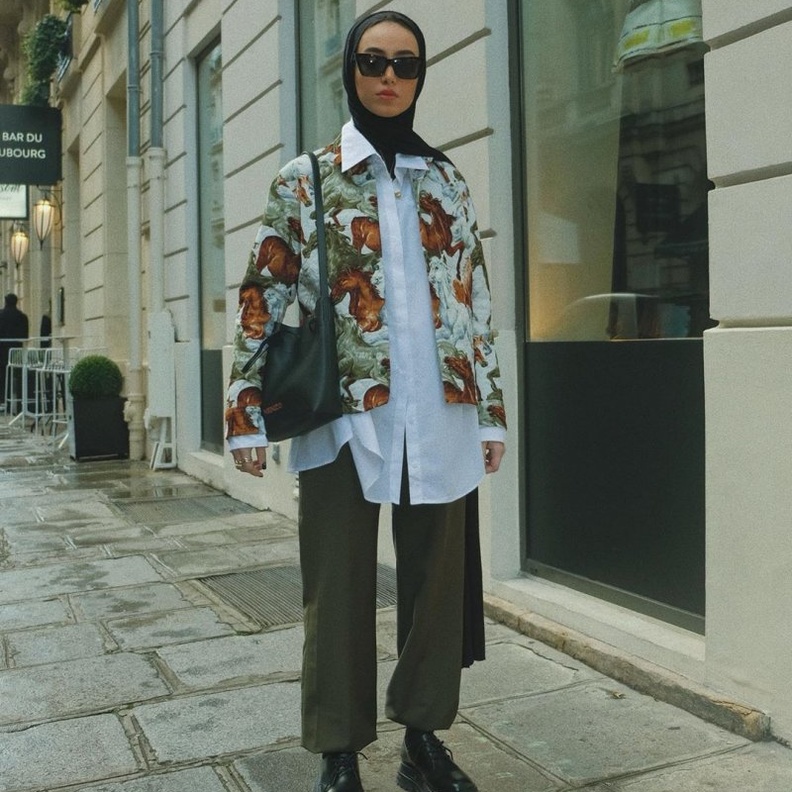 تنسيق البنطلون الواسع مع الحجاب بطريقة لينا الغوطي