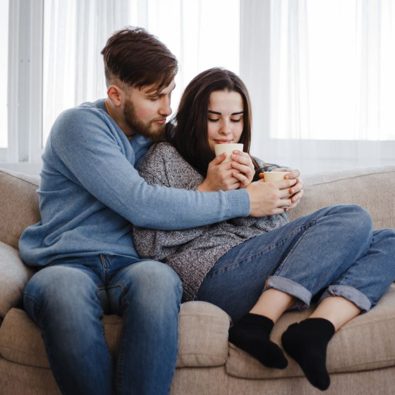 كيفية تعزيز الجانب النفسي للزوج والزوجة خلال فترة الحجر المنزلي
