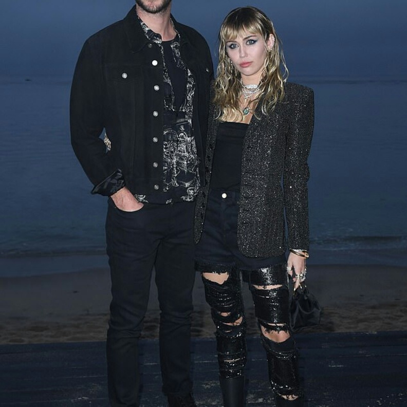 ليام هيمسورث و مايلي سايرس 