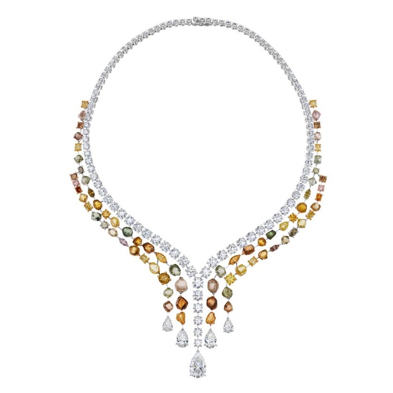  قلادة من دي بيرز De Beers