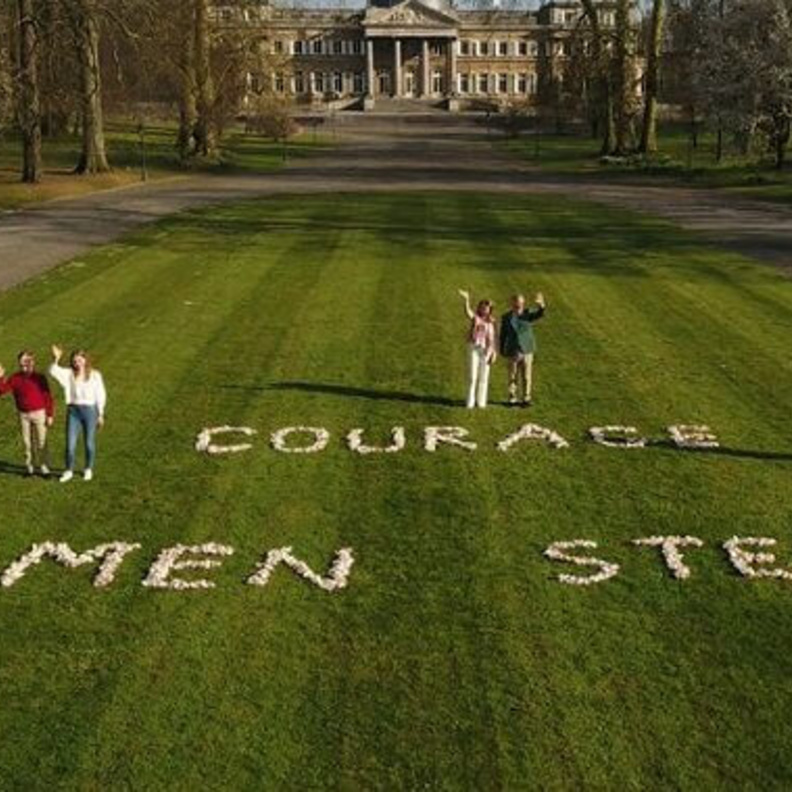 رسالة شكرا للطواقم الطبية والمتطوعين في قطاع الصحة