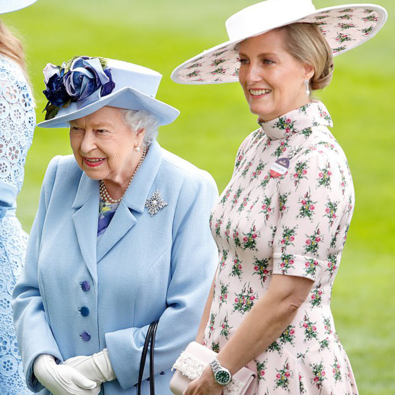 كونتيسة وسكس رفيقة شبه دائمة لملكة بريطانيا