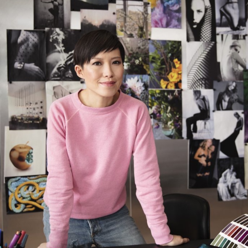 جيمي تشو تطلق مبادرة لرسم تصاميم الأحذية