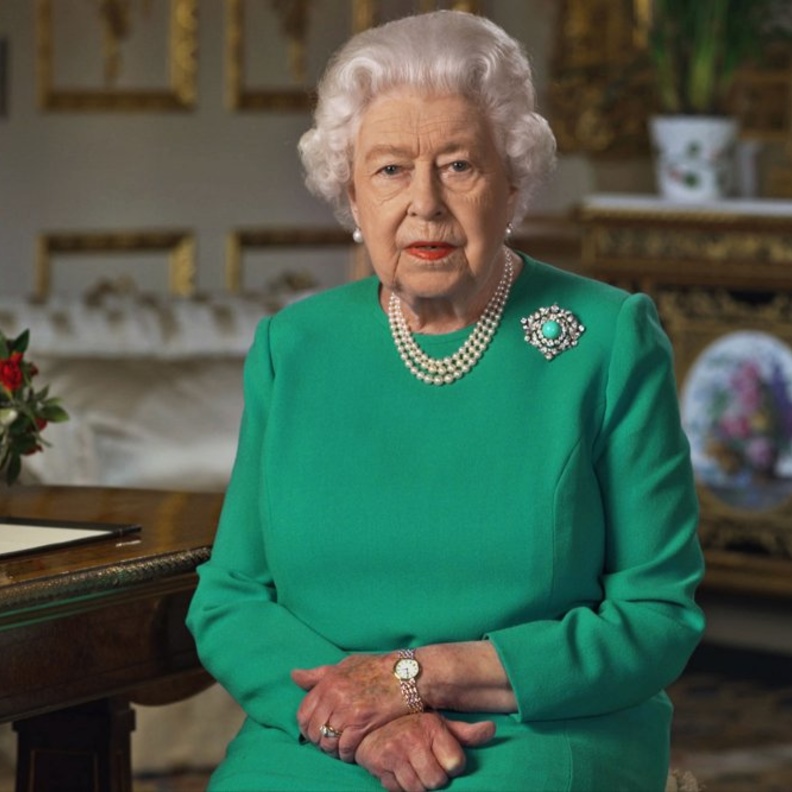 كيف استطاعت الملكة إليزابيث تصوير خطابها مع الحفاظ على آمنها من خطر الإصابة بالكورونا؟