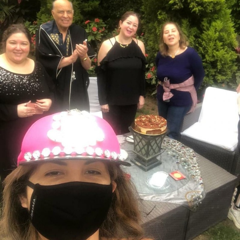 مي نور الشريف تحتفل بعيد ميلادها