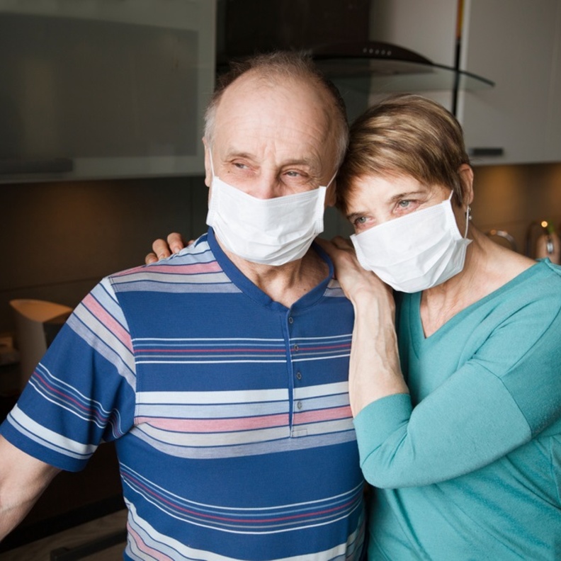 نصائح لتعزيز صحة المصابين بضعف المناعة وكبار السن