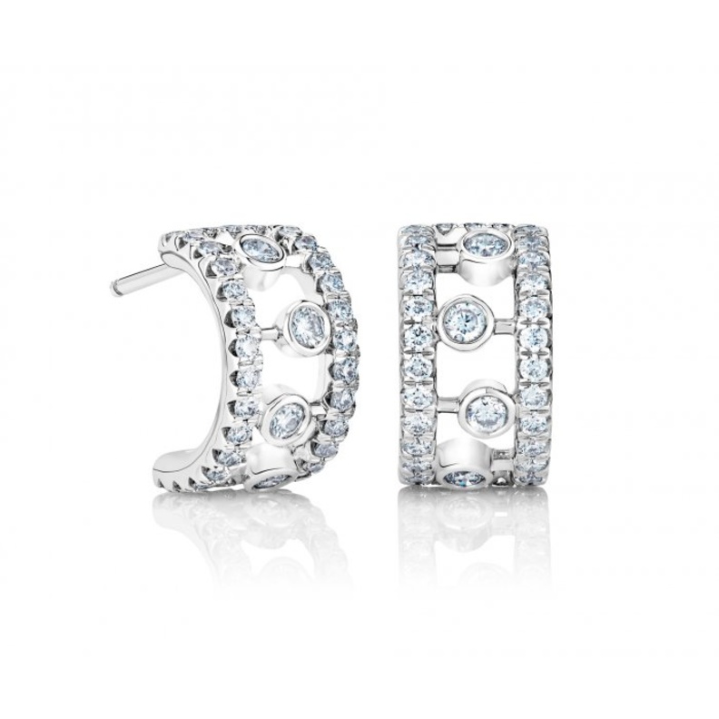 أقراط من دي بيرز De Beers