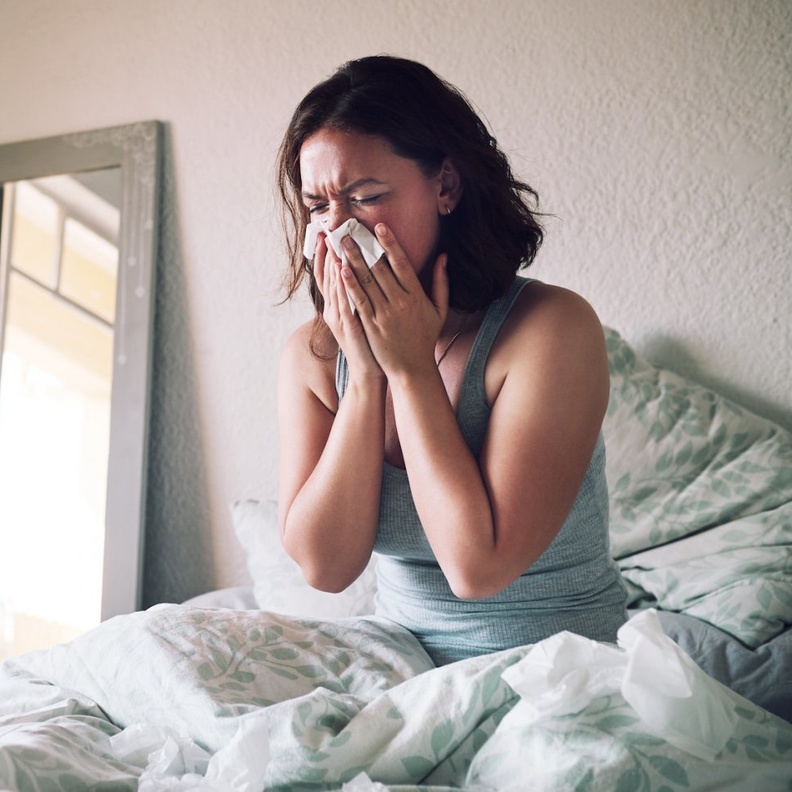 أعراض الحساسية الموسمية تتحسن مع الرعاية على عكس أعراض كورونا