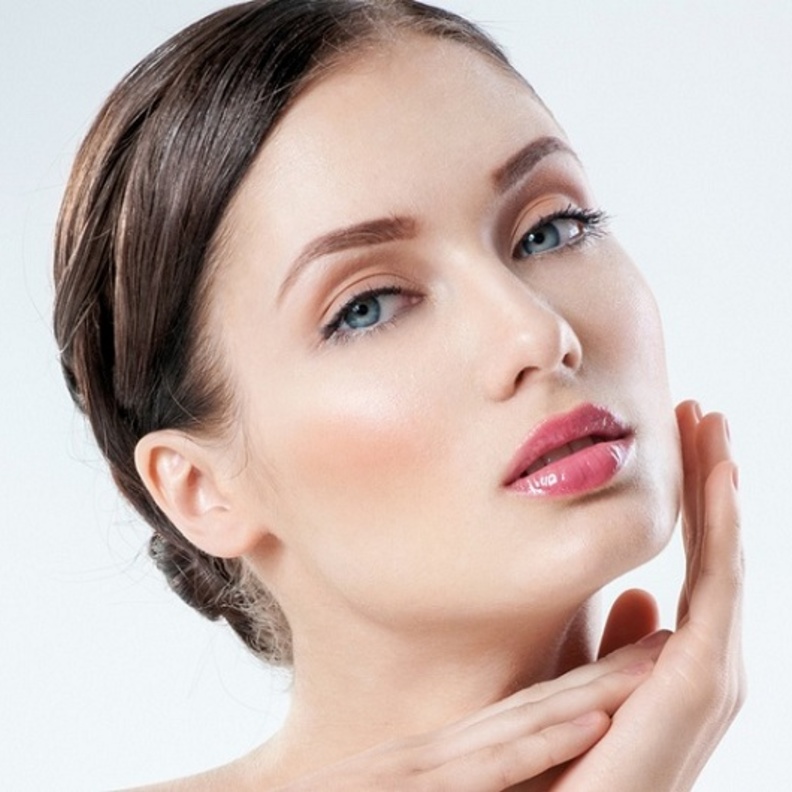 نصائح لتحافظي على شباب بشرتك في فترة الحجر المنزلي