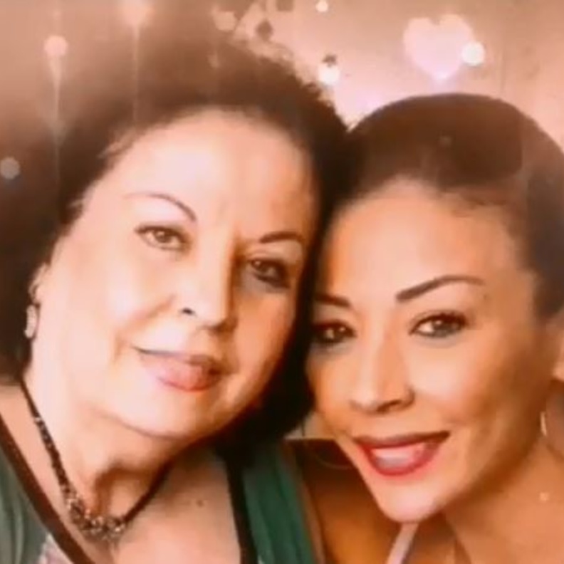 رولا شامية ووالدتها 