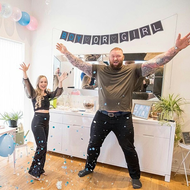 الشهير بالجبل و زوجته 