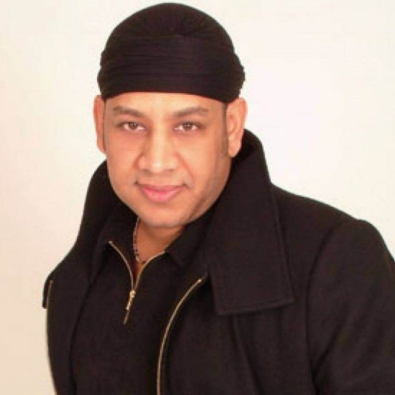 عصام كاريكا