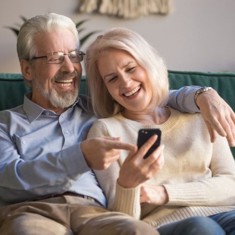 التواصل المرئي مع أهل الزوج خلال فترة الحجر المنزلي سيجعلك تكسبين ودهم