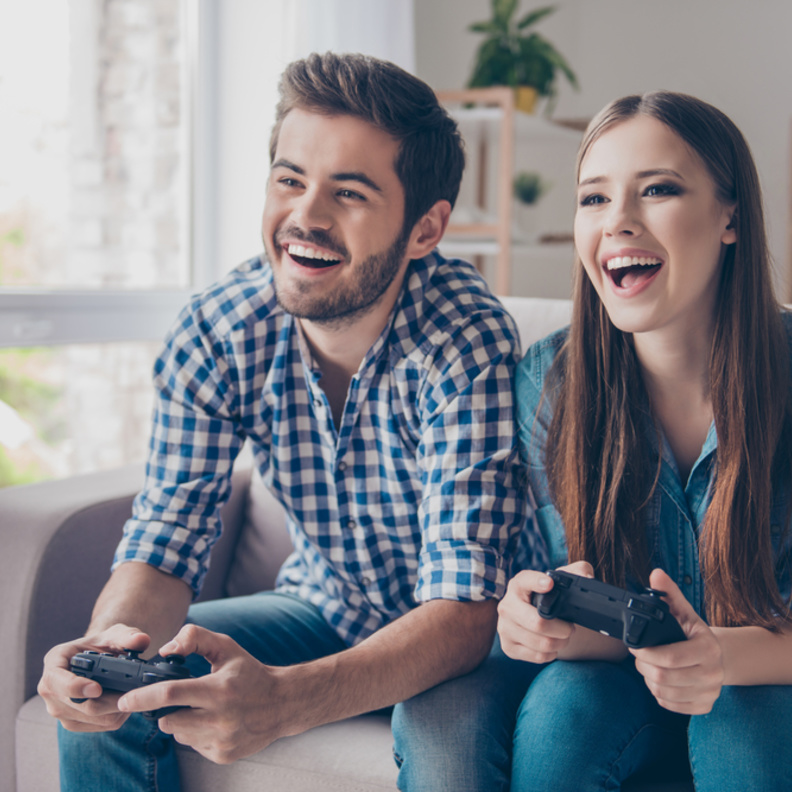  تشاركا بالألعاب سواء الالكترونية او الورقية واليدوية