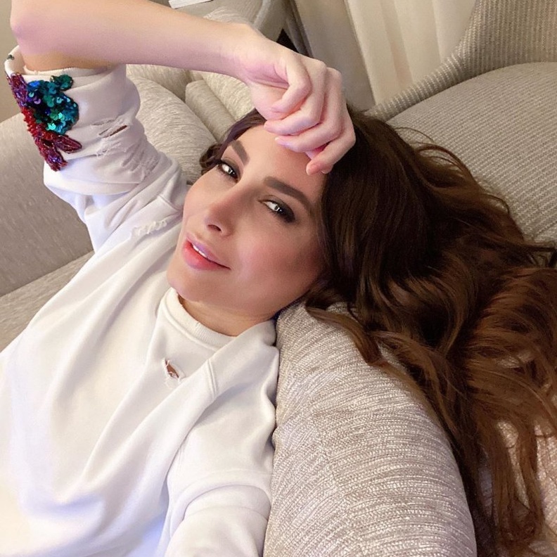  صور النجمات في الحجر المنزلي مع سيلفي النجمة يارا