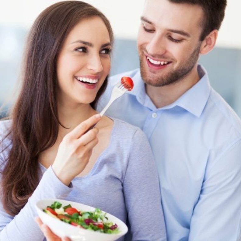 حضري أطعمة صحية خفيفة لعريسك في العزل المنزلي