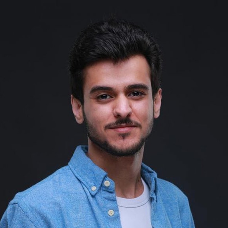 المطرب عايض