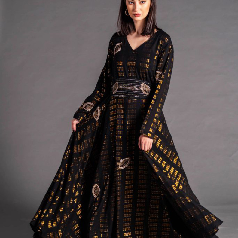 الأسود والذهبي البراق بتصميم عصري وشبابي