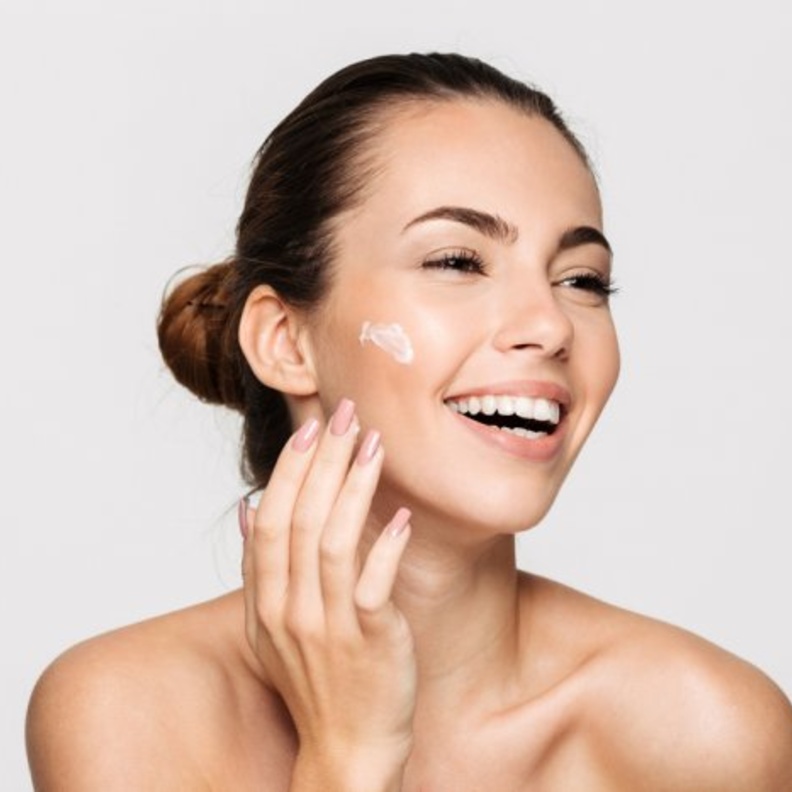 العناية بالبشرة الجافة في المنزل