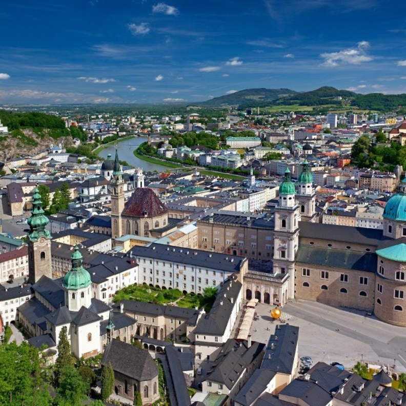 المنظر من قلعة “هوهنسالزبورغ”