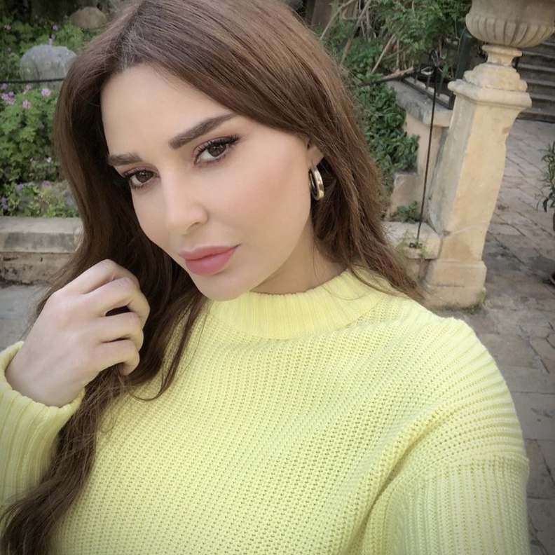 تشارك سيرين عبد النور متابعيها بصورة أنثوية مرفقة ببعض الأفكار الإيجابية