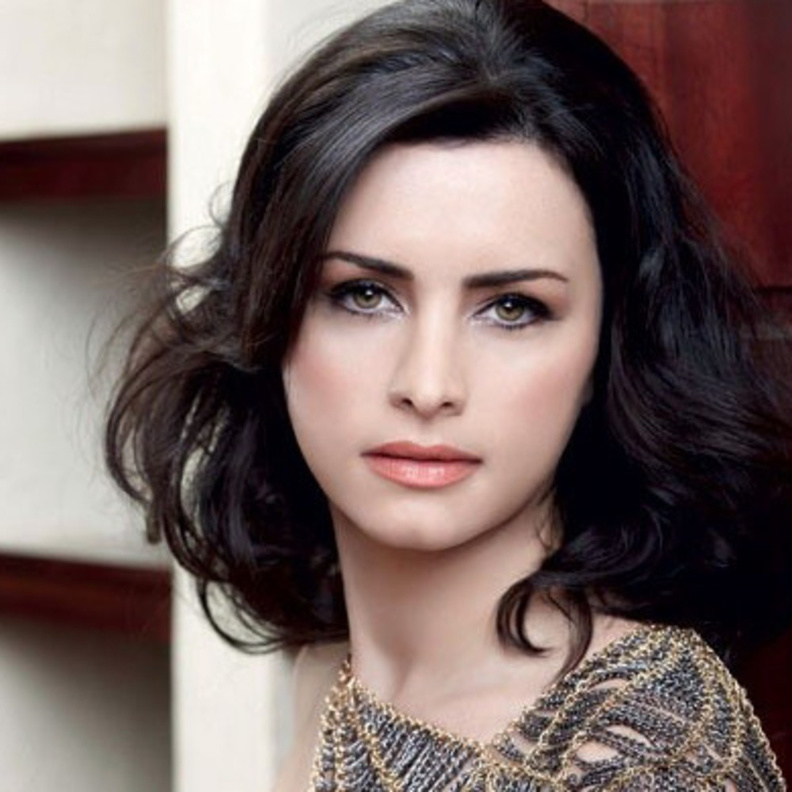  الفنانة نور اللبنانية