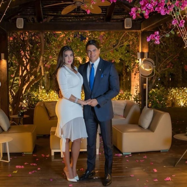 خطفت النجمة ياسمين صبري الأنظار بإطلالتها الأنيقة