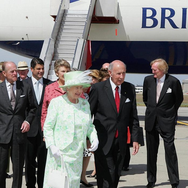 كيف يتحكم البروتوكول الملكي في سفر العائلة المالكة البريطانية إلى خارج المملكة المتحدة؟