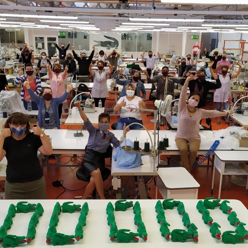 لاكوست تنتج  100000 قناع لمكافحة كورونا