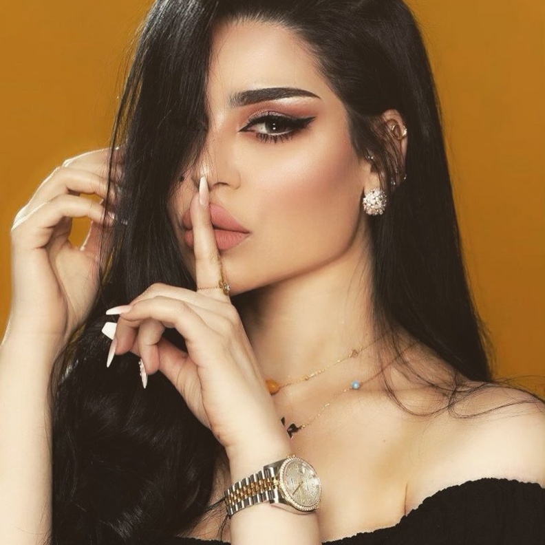 الفنانة جليلة