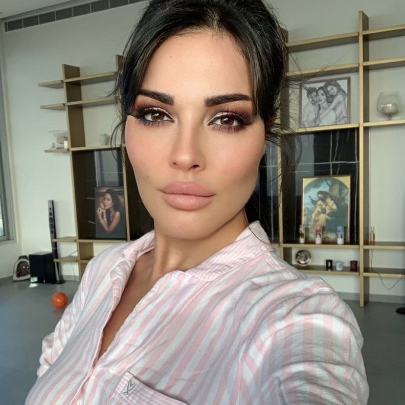 مكياج النجمات في الحجر المنزلي من الاجمل