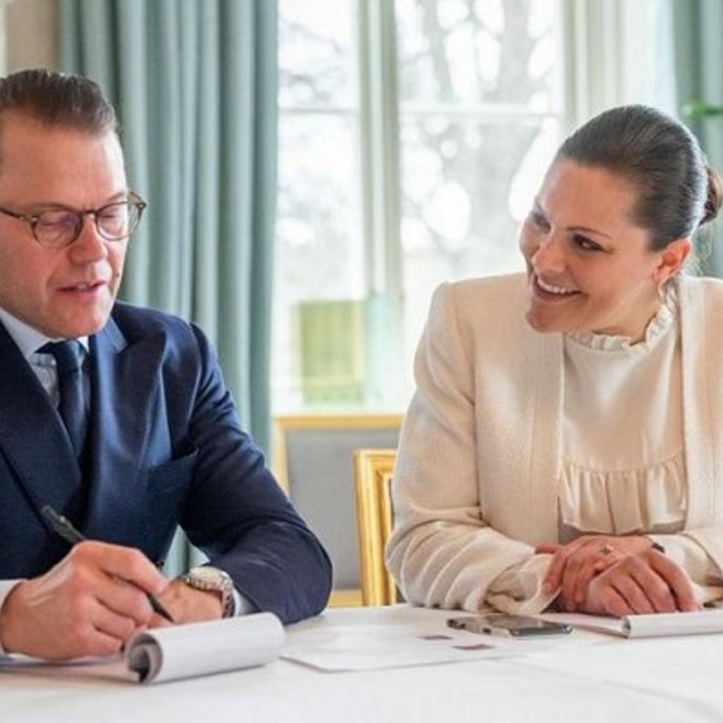 ولية عهد السويد وزوجها يقومان بسلسلة من اجتماعات الفيديو الجديدة