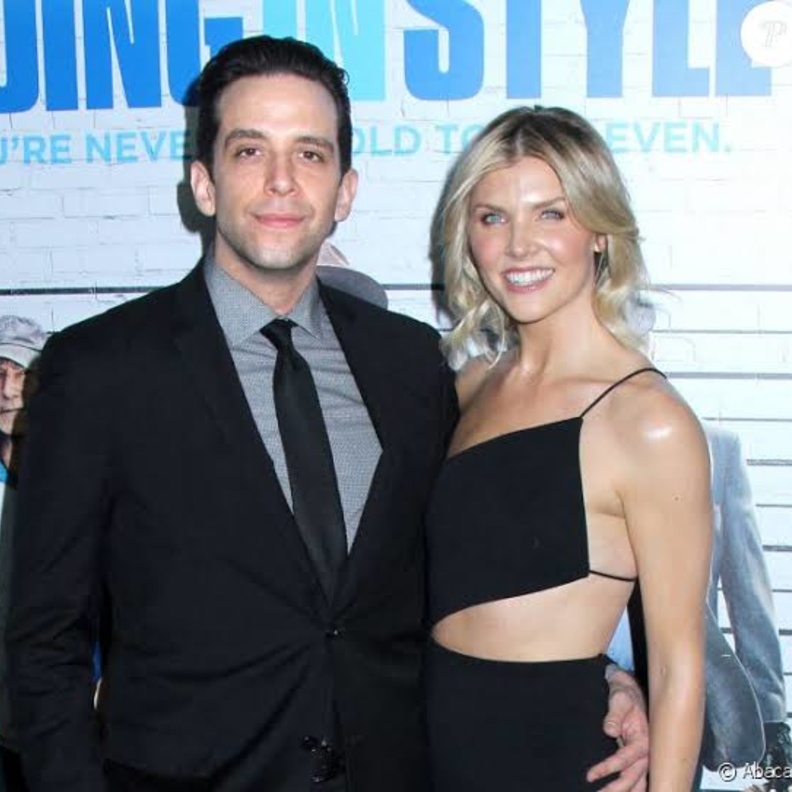 نيك كوردورو و زوجته 