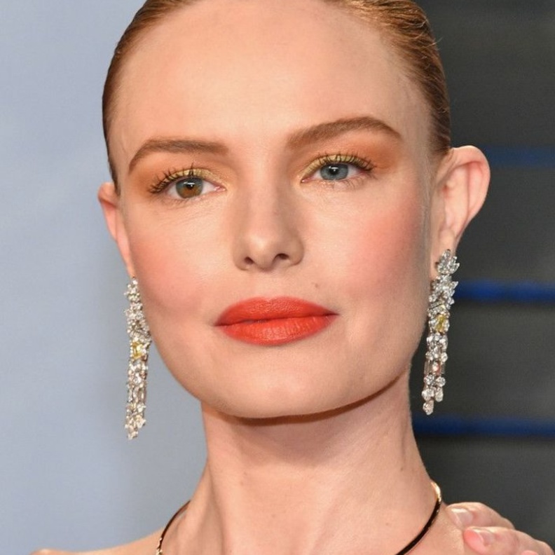  احمر شفاه مرجاني 2020 قوي باسلوب Kate Bosworth