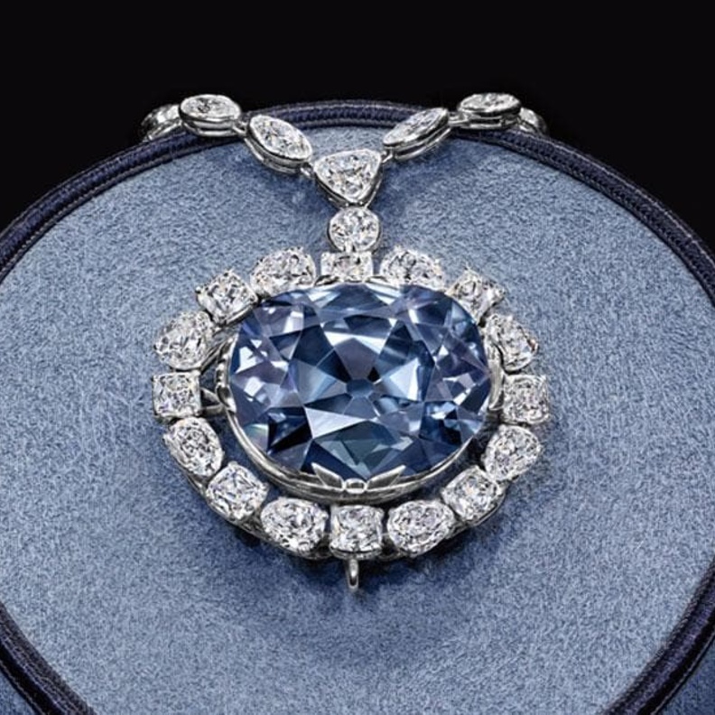  ماسة الأمل الزرقاء الشهيرة