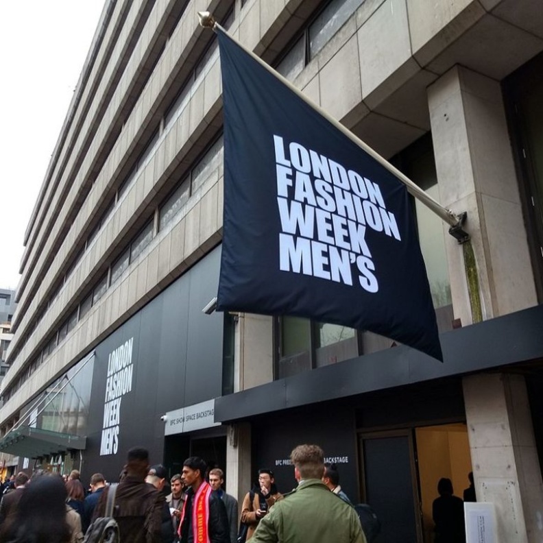 سيتم نشر المحتوى على موقع londonfashionweek.co_.uk