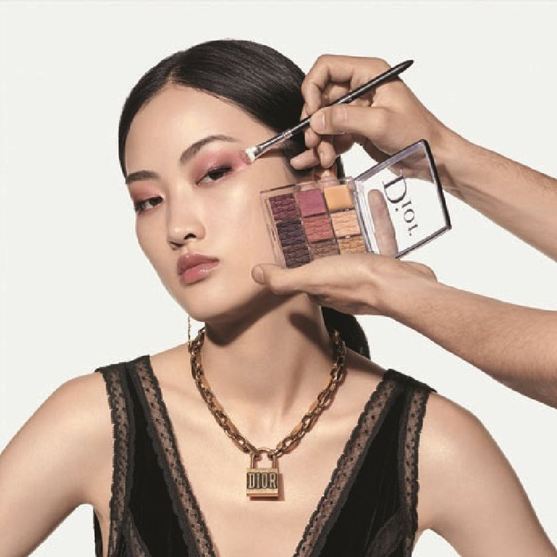 لماكياج عيون رائع.. اليك باليت Dior الجديدة