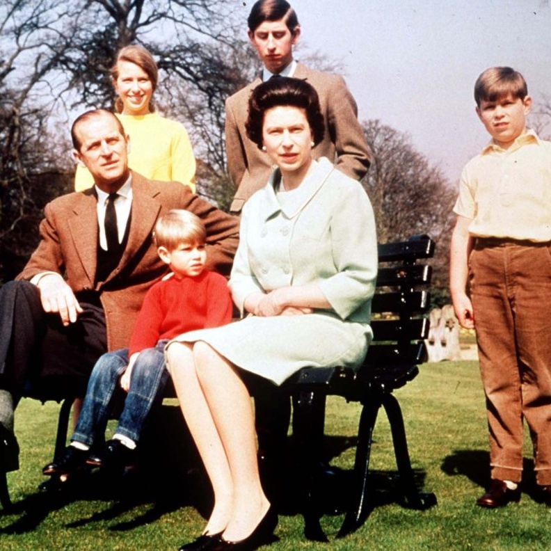 "الأمومة".. الجانب الآخر من حياة الملكة إليزابيث الثانية