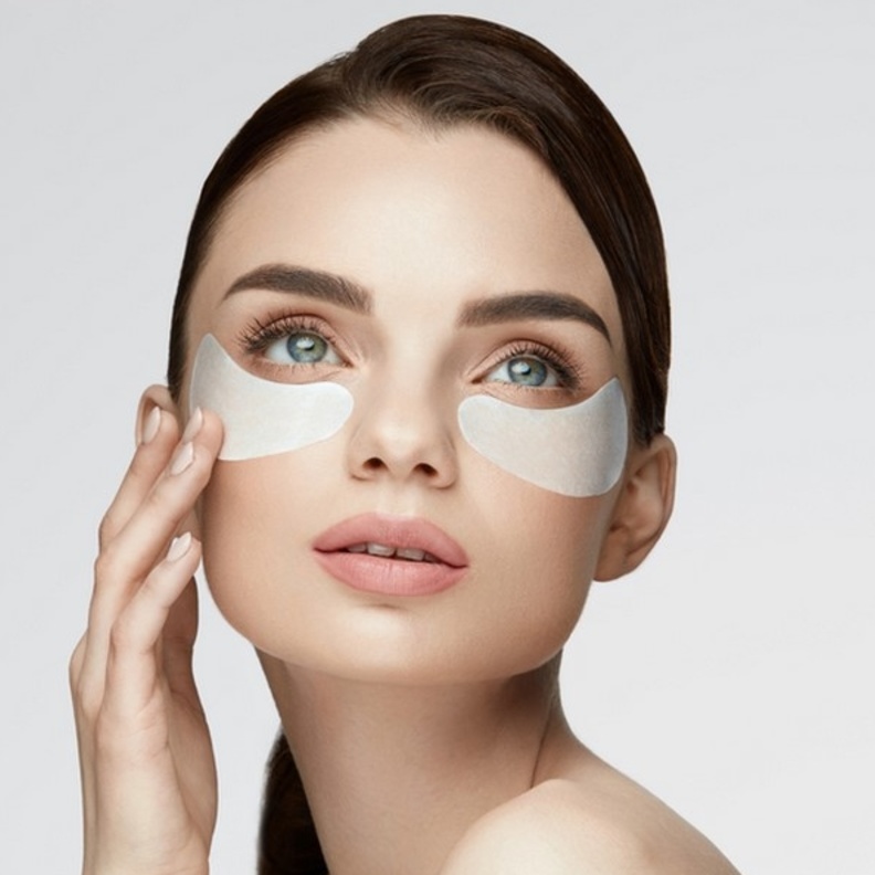 تخلصي من تجاعيد تحت العين من خلال اتباعك هذه الخلطات الطبيعية