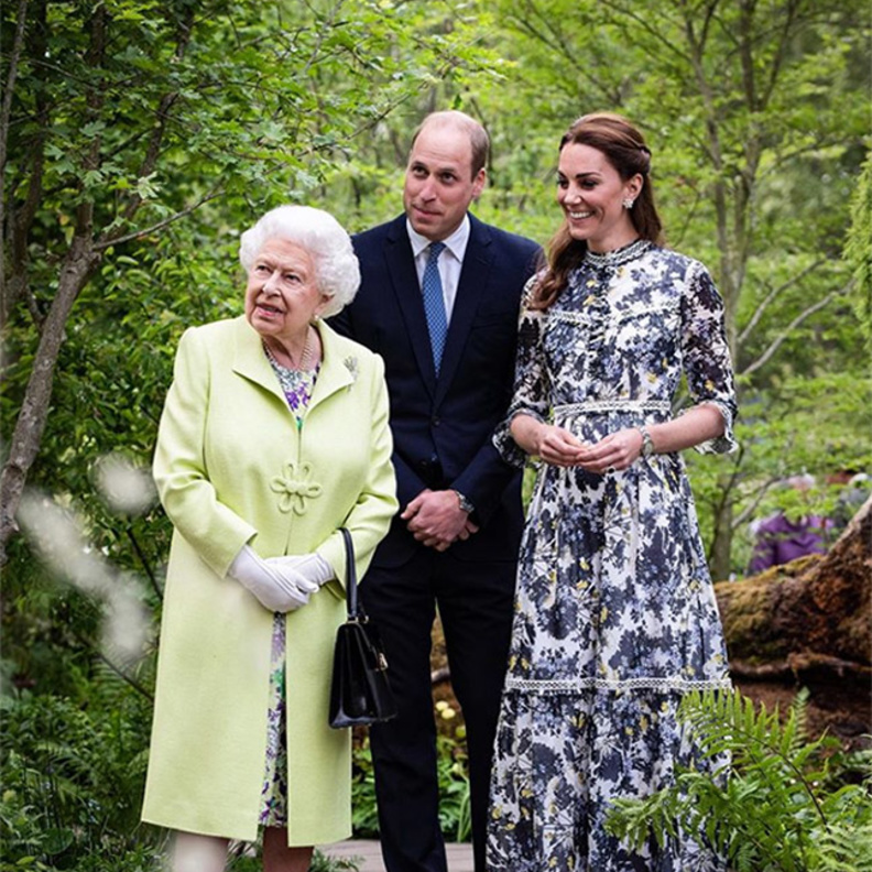 تهنئة الأمير ويليام وزجته للملكة إليزابيث الثانية