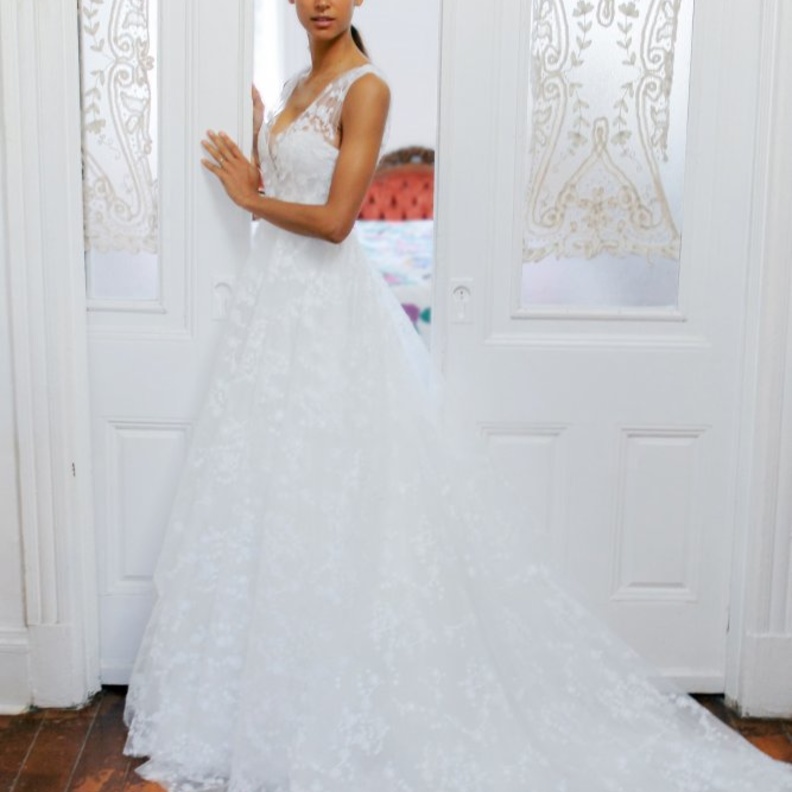 فستان منفوش من amsale