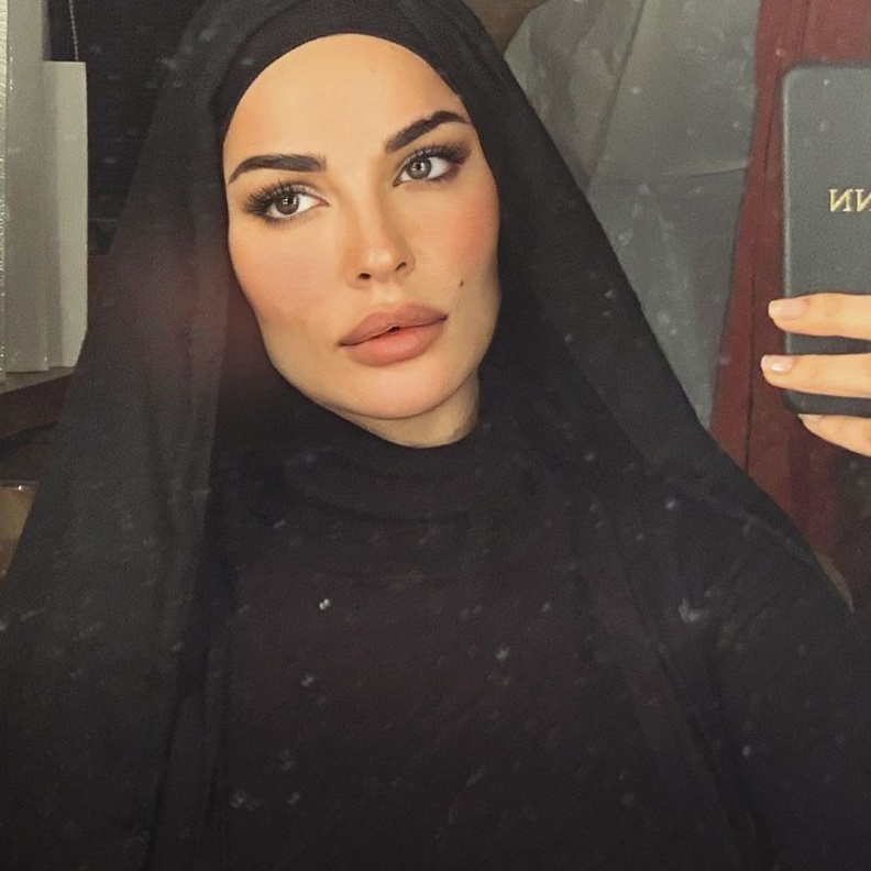 نادين نجيم بالحجاب
