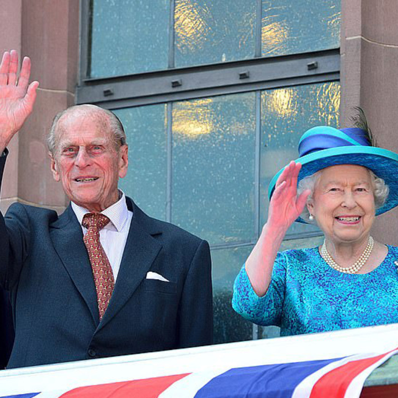 الملكة إليزابيث الثانية وزوجها في عزلة صحية منذ 19 مارس