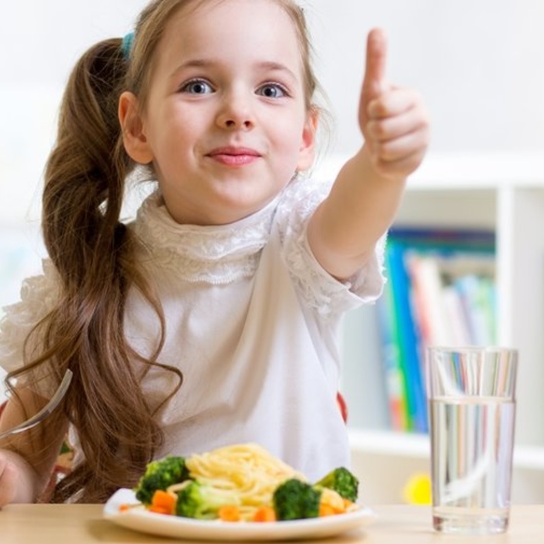 5 نصائح لحماية الطفل من العطش والجوع في رمضان